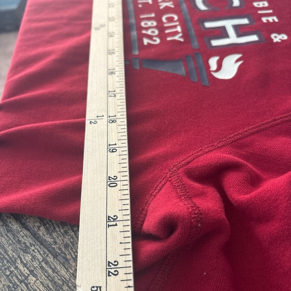 Abercrombie & Fitch Men's Red Crewneck Sweater - Picture 4 of 7